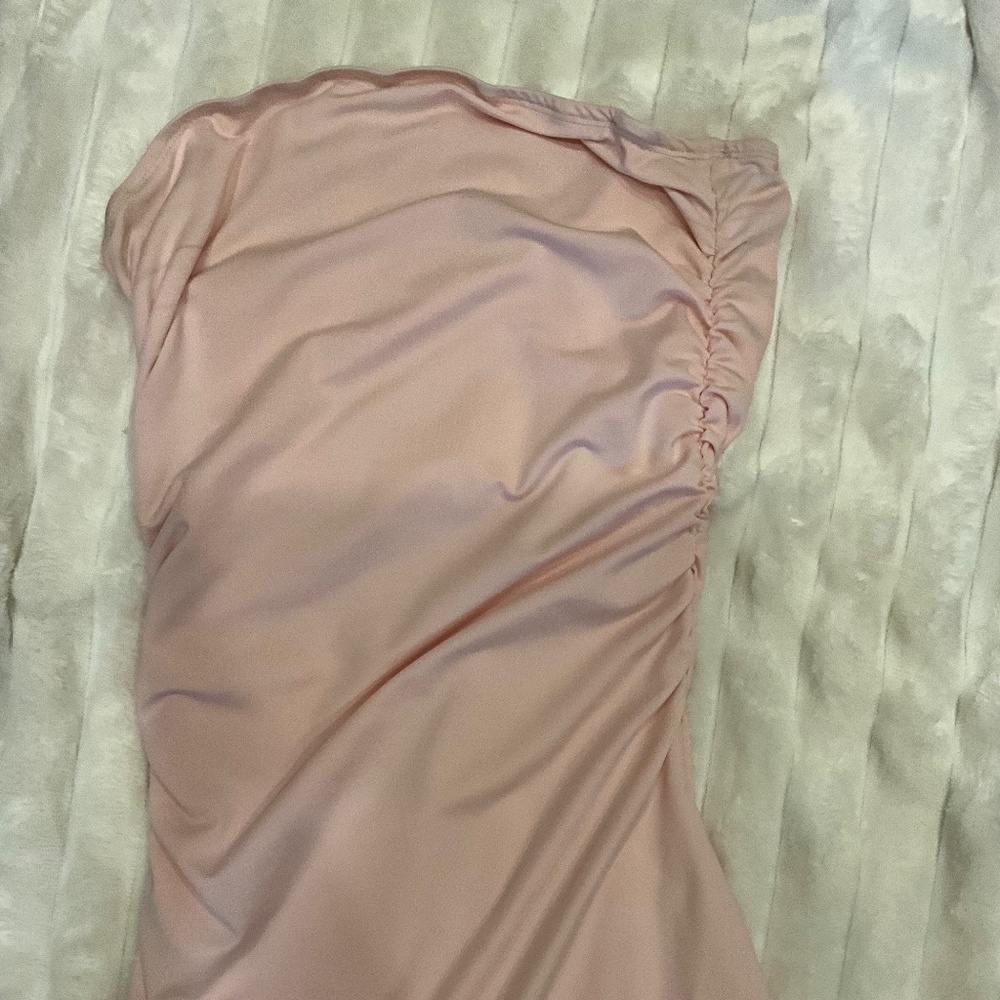 Pink ruched bodycon maxi dress - Picture 3 of 3